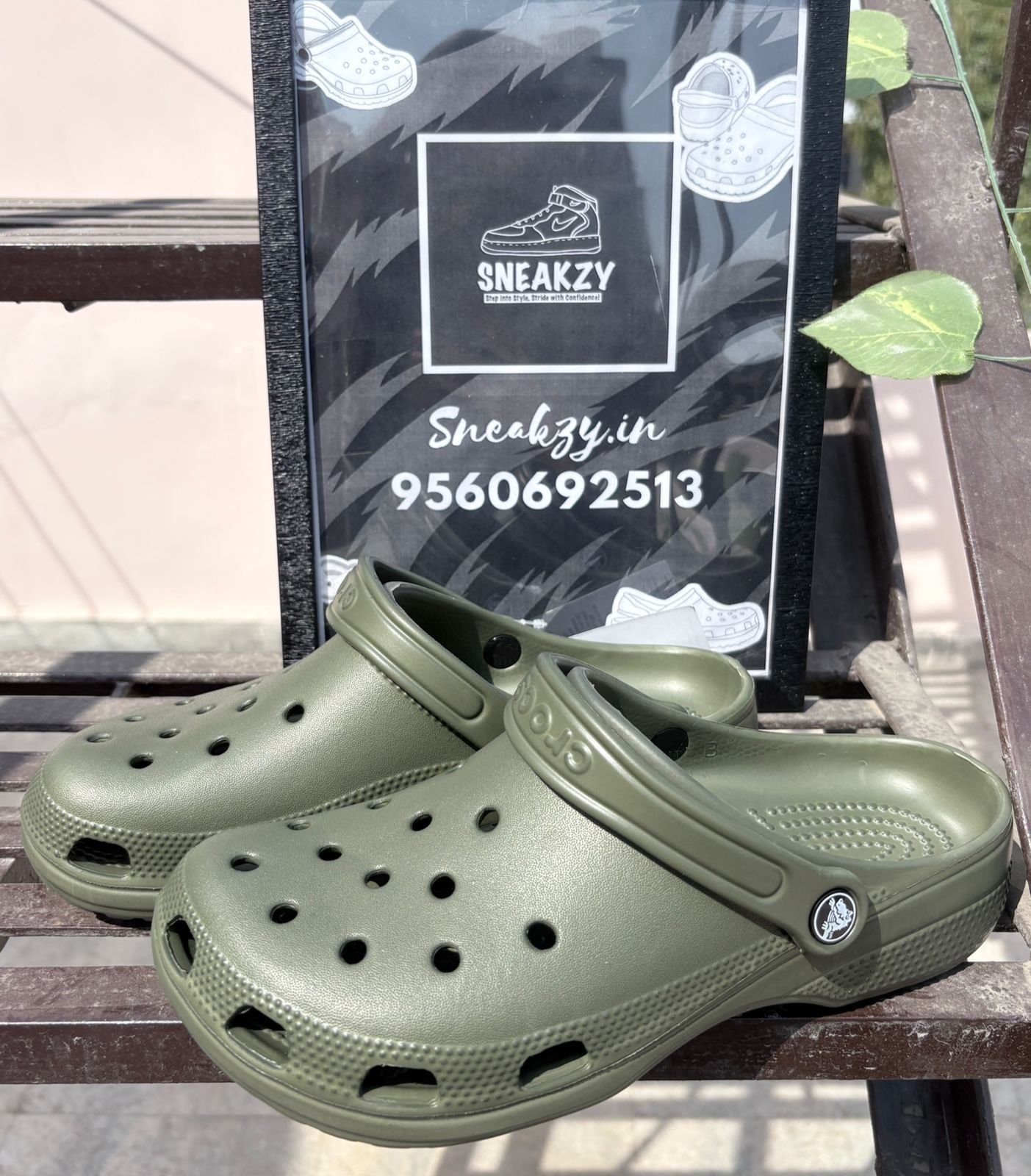 Crocs Classic Clogs (Army green)
